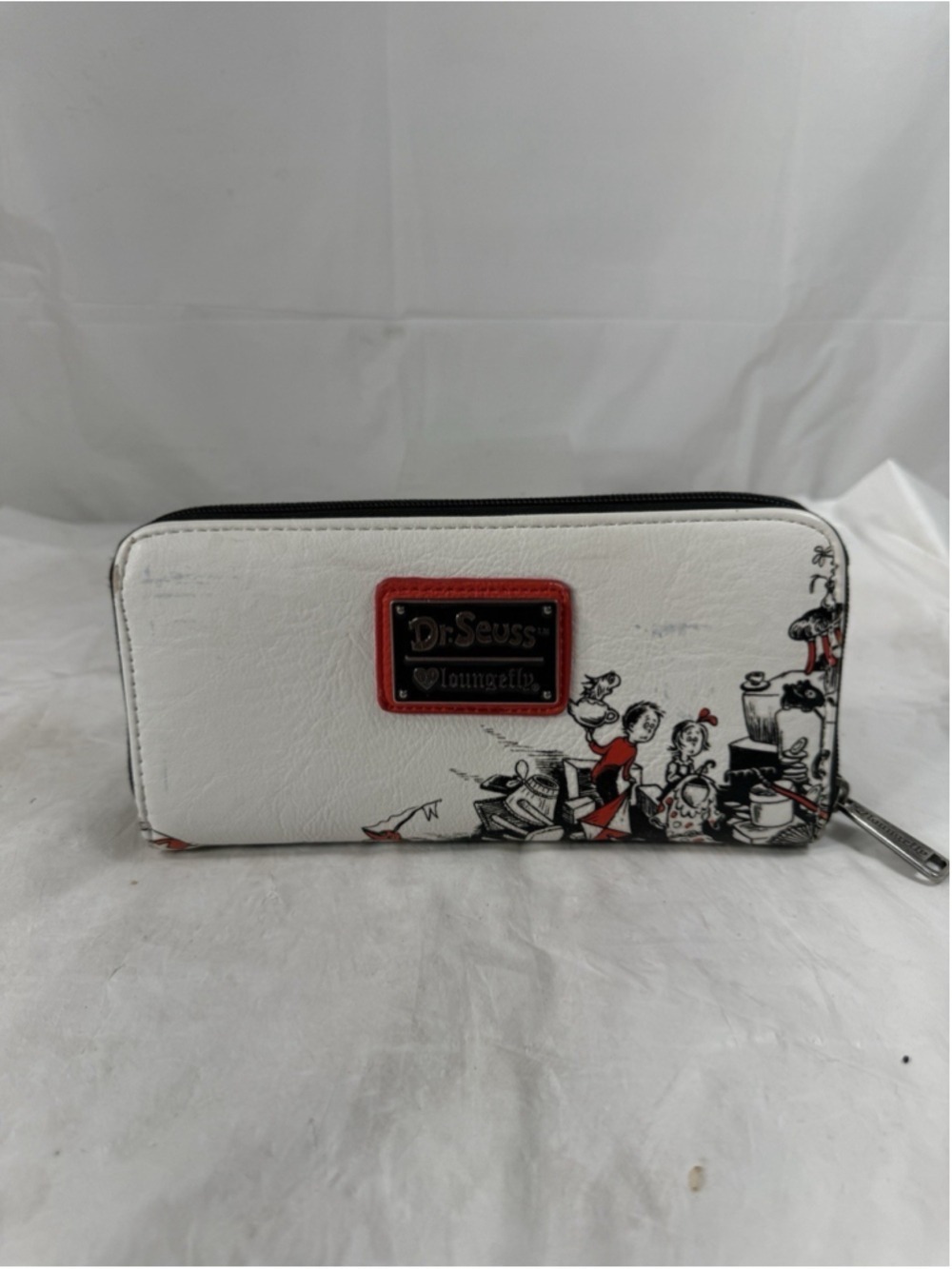 Dr Seuss Loungefly Cat in the Hat Wallet Rare Heart Logo